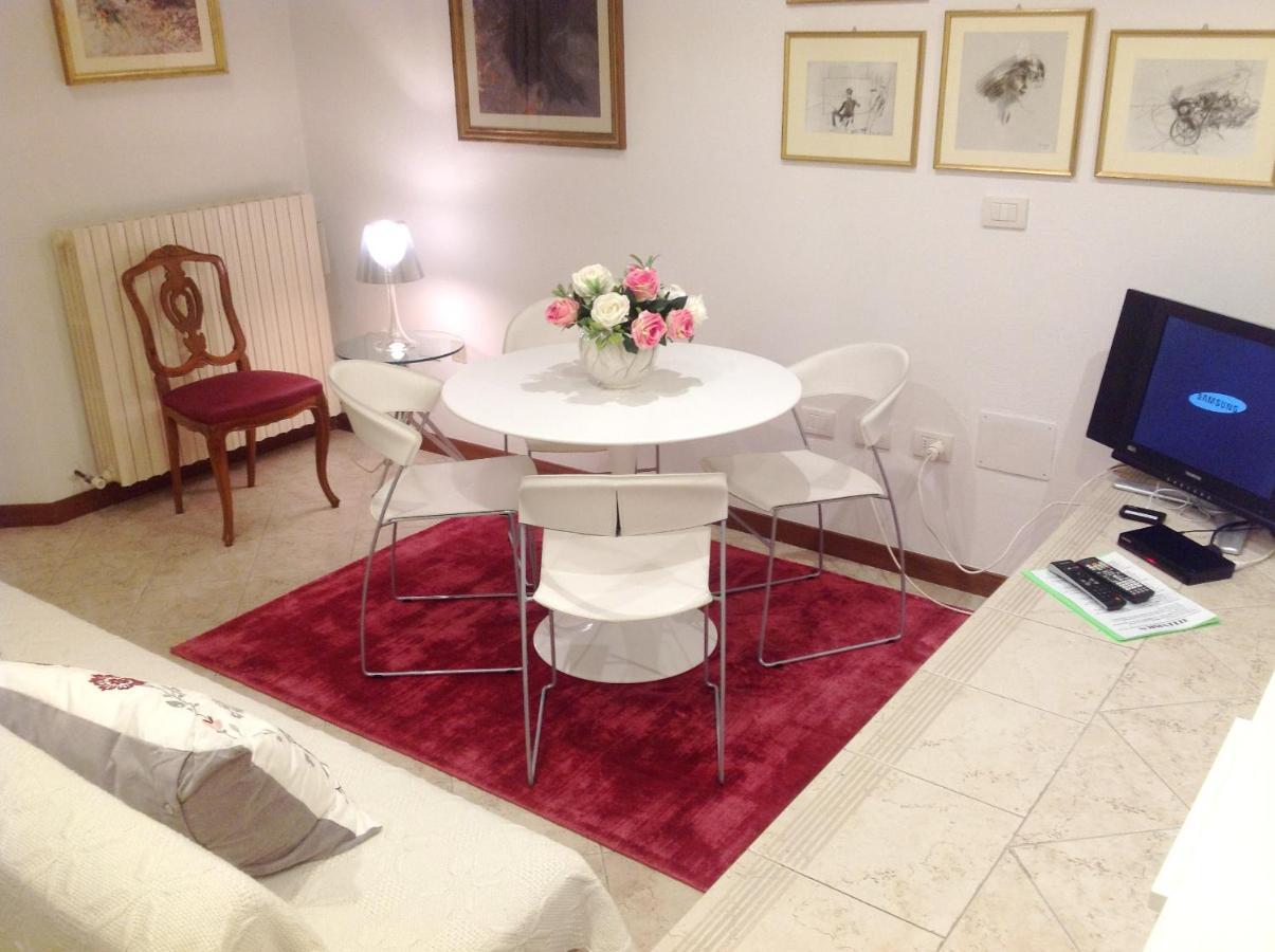 Mini Chic Downtown Apartamento Bolonha Quarto foto